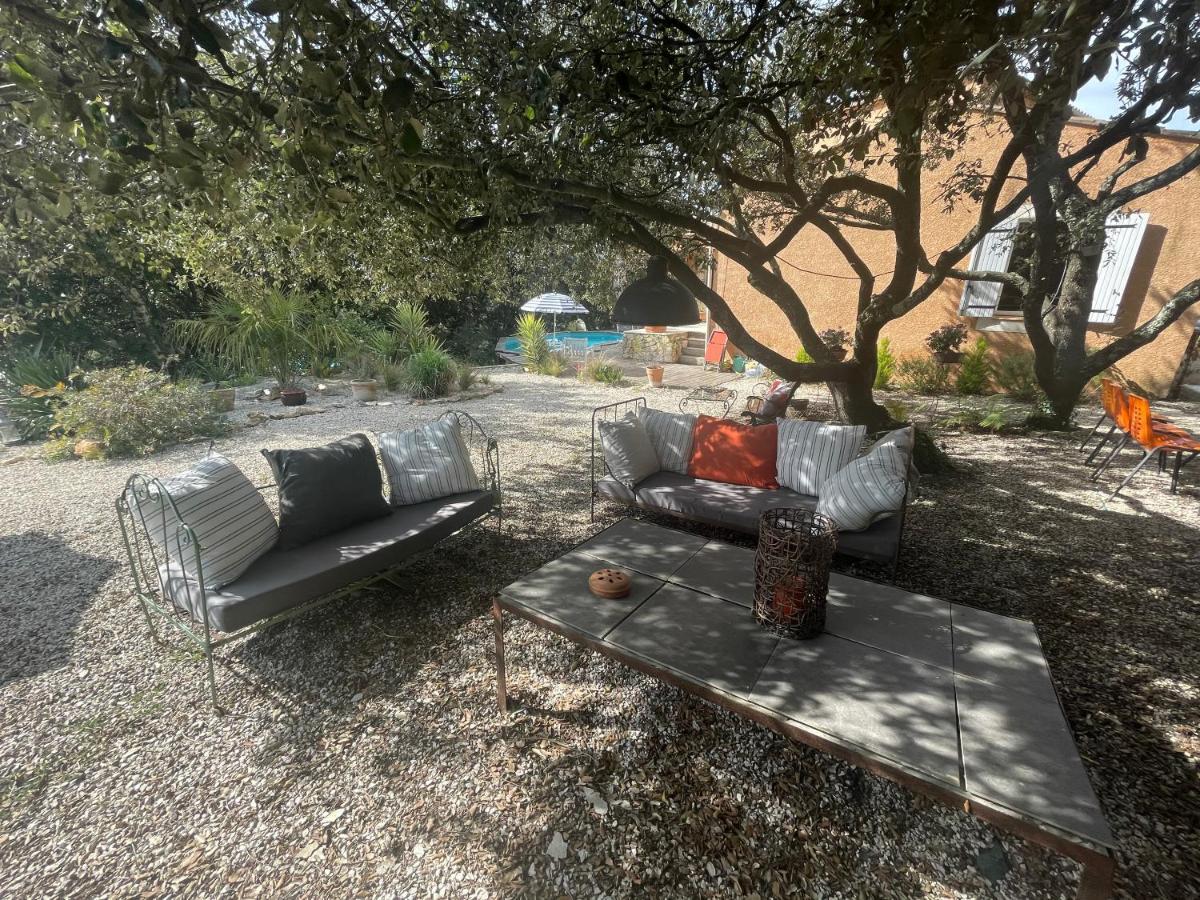Bed and Breakfast Le Calme De La Garrigue Russan Exterior foto